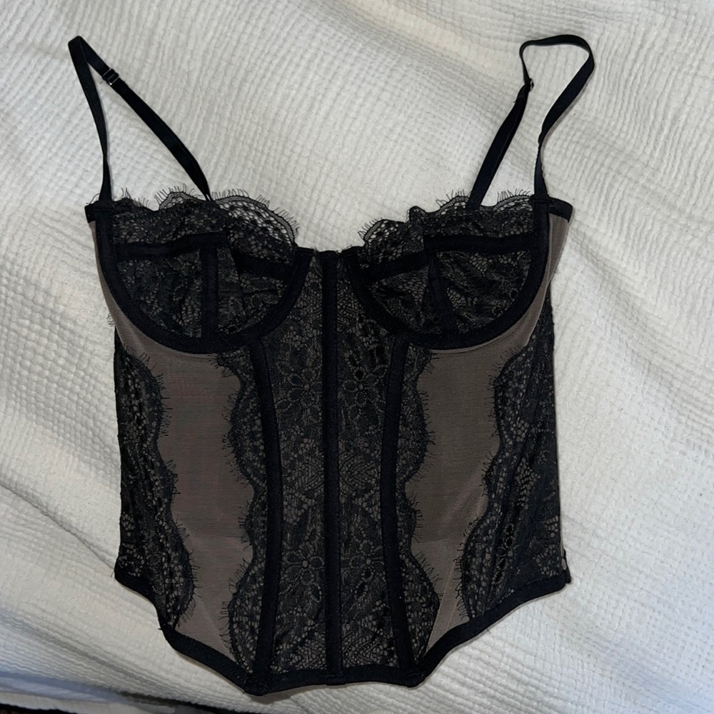 Modem love corset